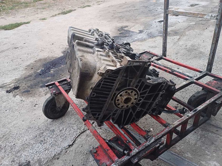 Двигатель без ГБЦ 2.4D дизель Volvo D5244T