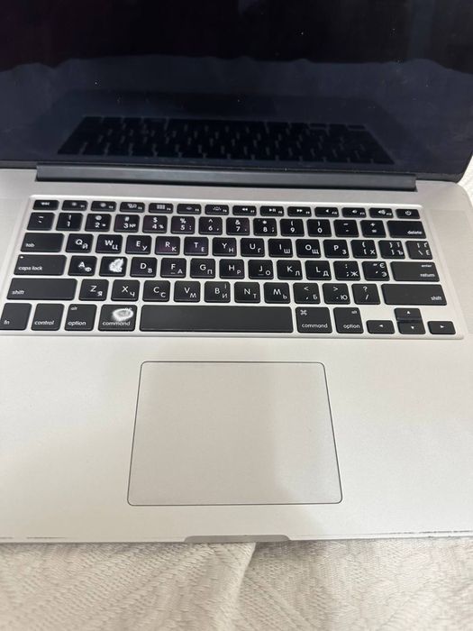 MacBook Pro 2015 15.4 16/256 GB!