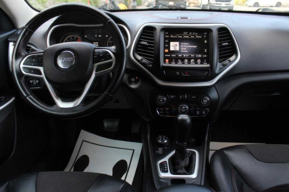 Jeep Cherokee Trailhawk      2018