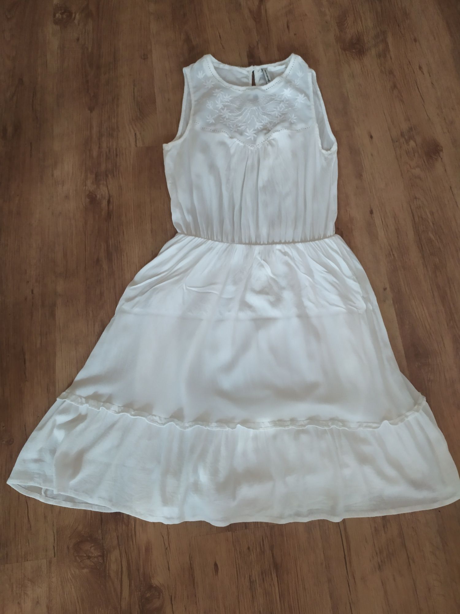 Sukienka stradivarius 36/s biała koronka