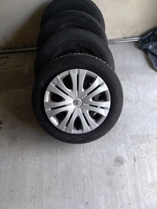 Koła 16" z oponami zimowymi Toyota Avensis T27