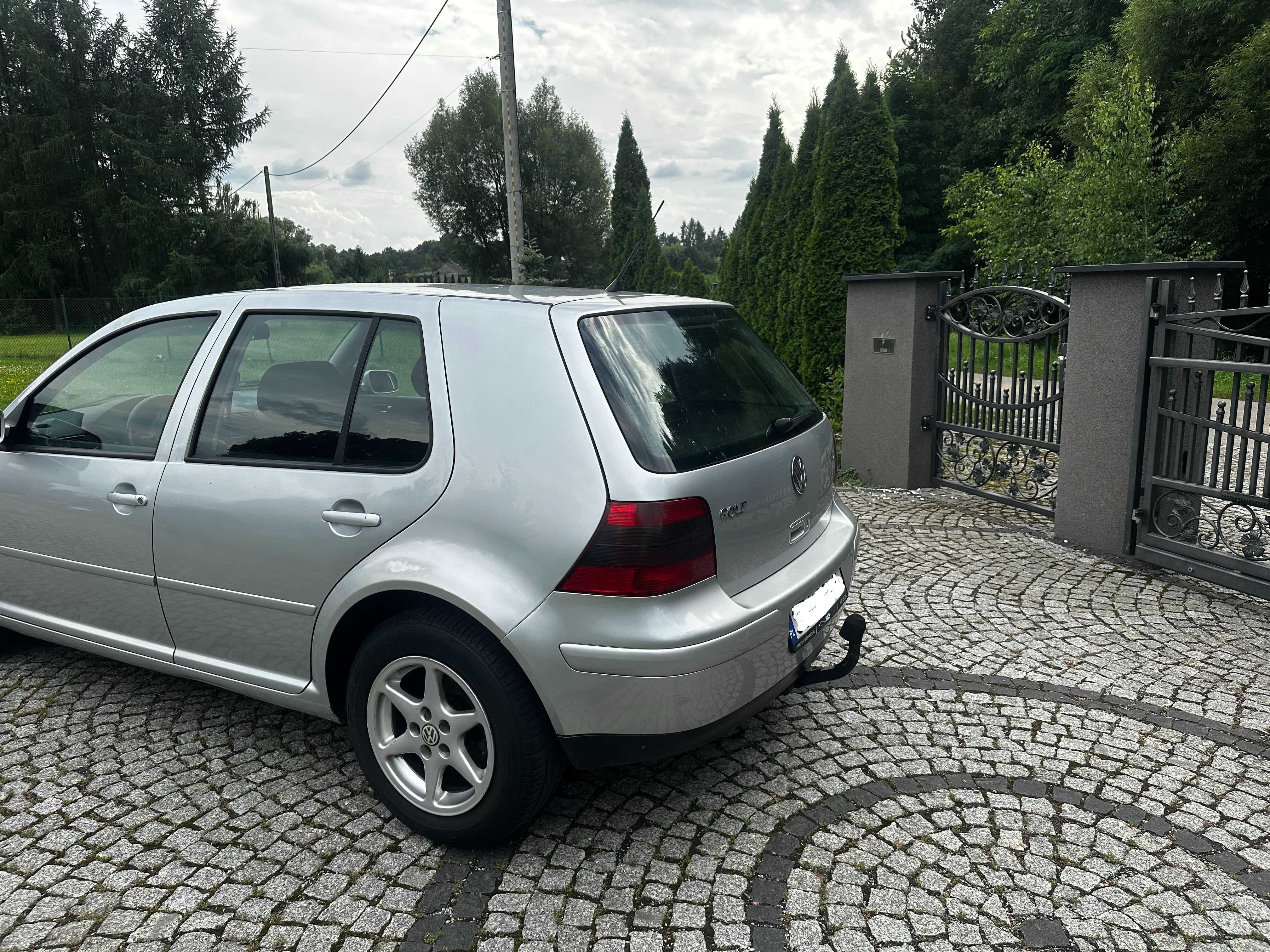 Samochód osobowy VOLKSWAGEN GOLF IV srebny zadbany