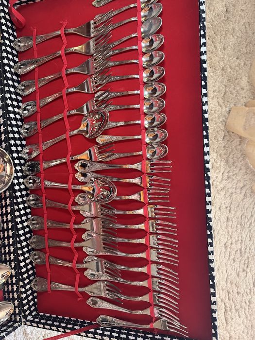 Набор столових приборів