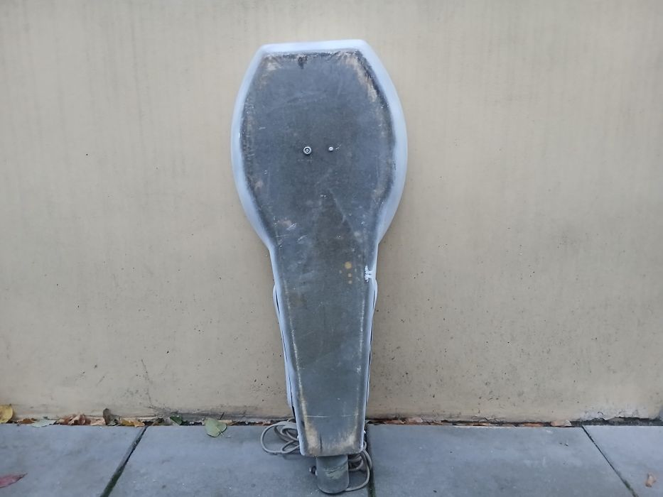 Lampa uliczna stara zabytkowa oprawa PRL sprawna