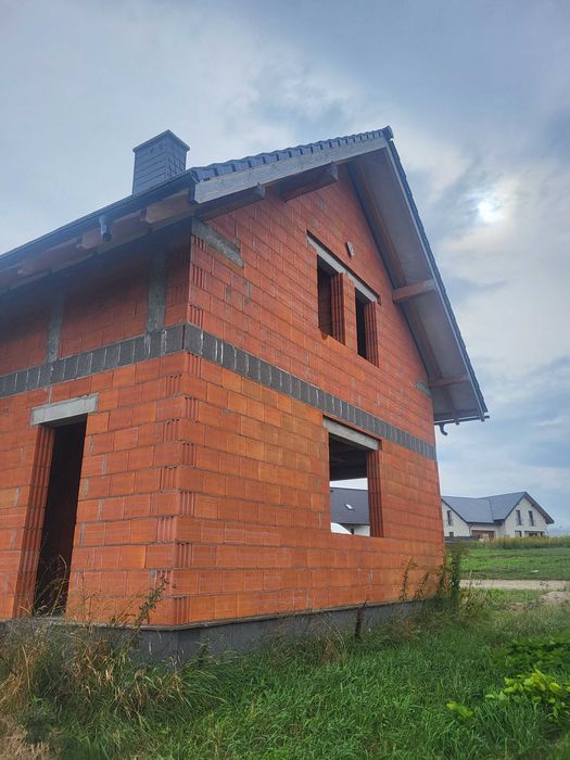 Budowa domów. Prace żelbetowe, murarskie, wykończeniowe.