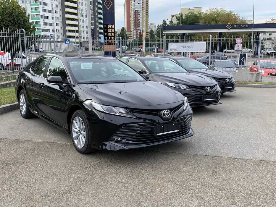 Оренда автомобіля прокат авто Київ Toyota Camry 2020