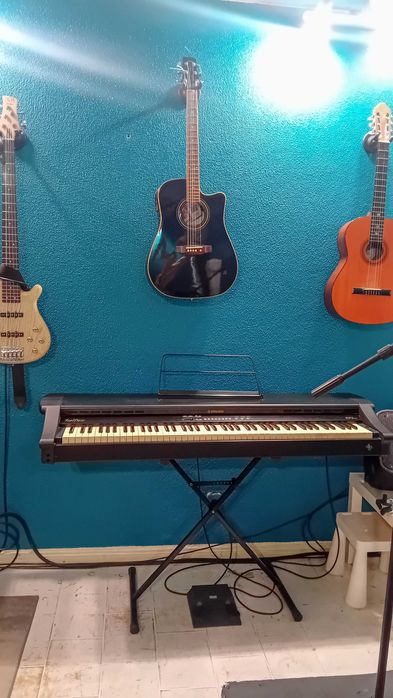 Digital Piano, 88 Teclas — Bom Estado