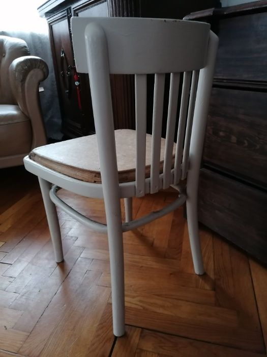 Krzesło krzesełko dziecięce młodzieżowe drewno stare