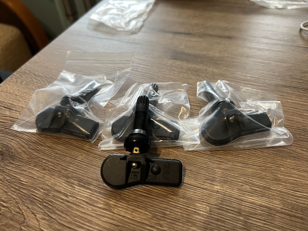 Czujniki ciśnienia opon powietrza Hyundai KIA TPMS Nowe^ 52933-C1100