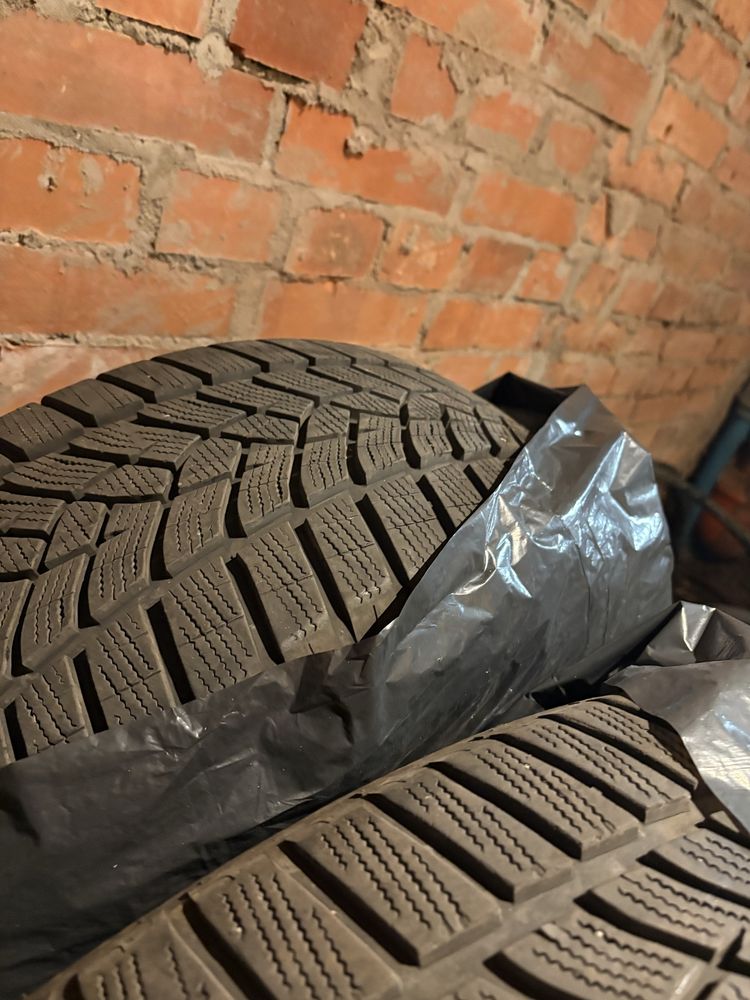 Opony zimowe Goodyear 245/45/19 super stan 102v