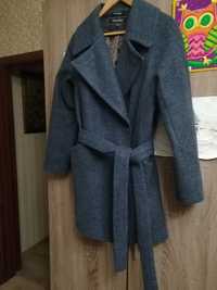 Пальто демисезонные 44-46 размер