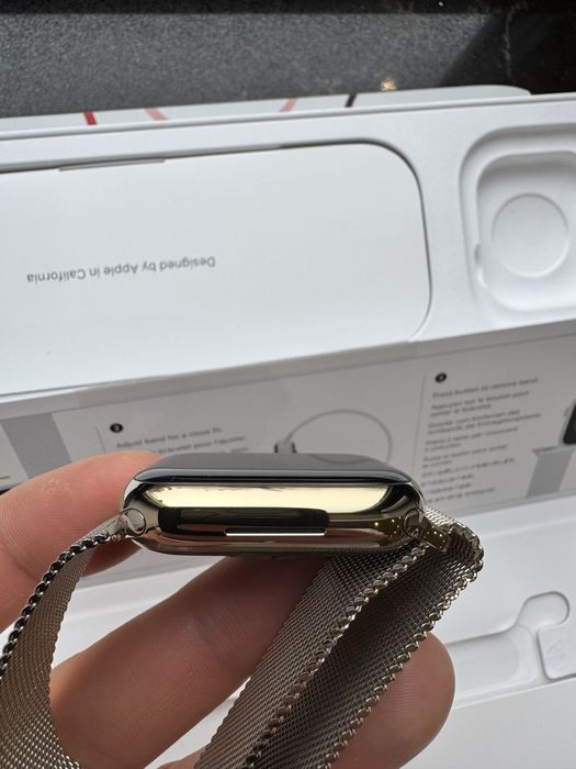 Apple Watch Series 9 GPS + Cellular 41mm Gold Stainless