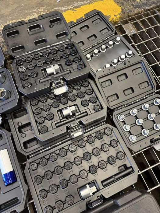 Odkręcanie śrub Antykradzieżowych BMW MINI inne