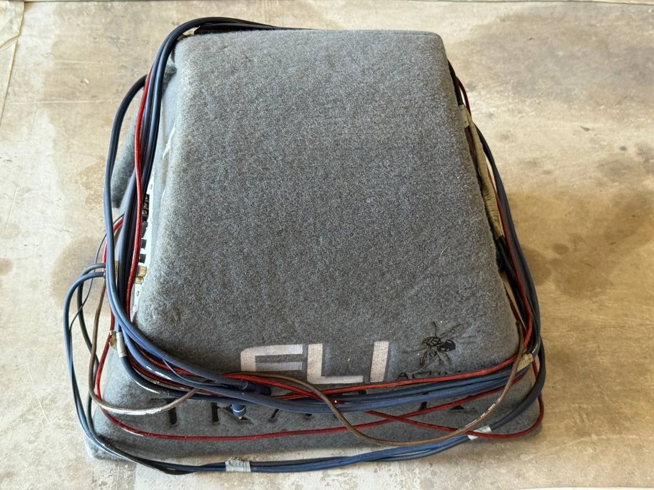 Сабвуфер FLI ACTIVE Loaded 200