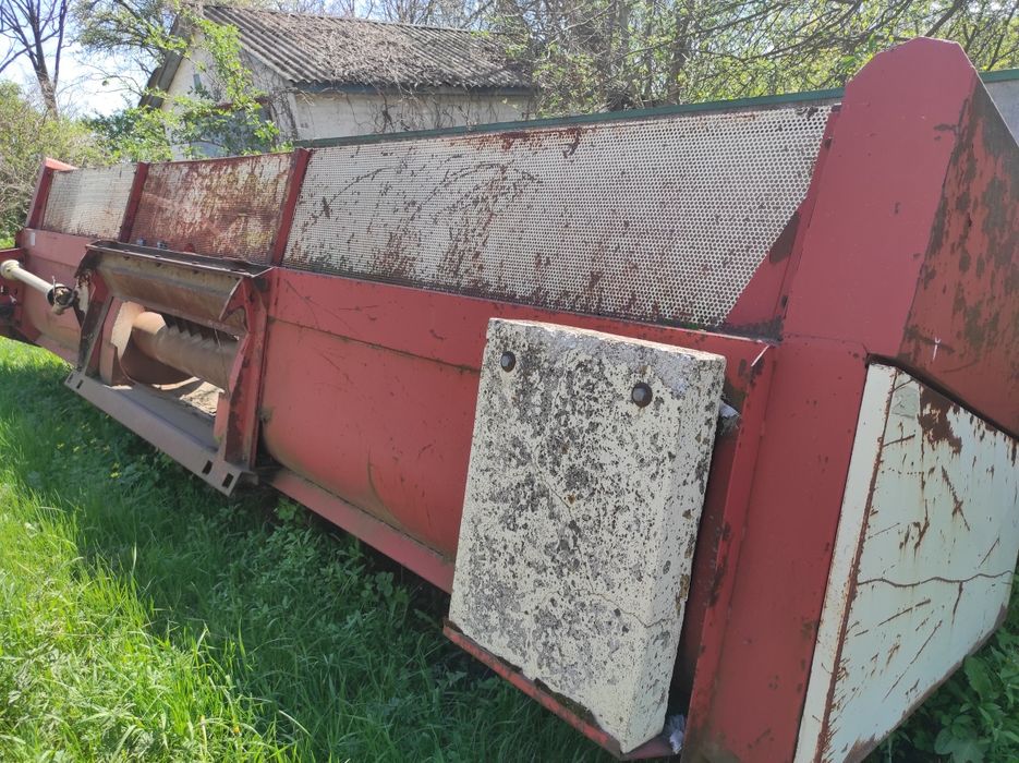 Жатка соняшникова, жатка для подсолнуха, New Holland, laverda, лаверда