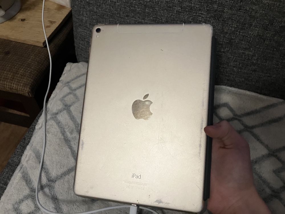 СРОЧНО Apple iPad Pro 9.7 + smart cover