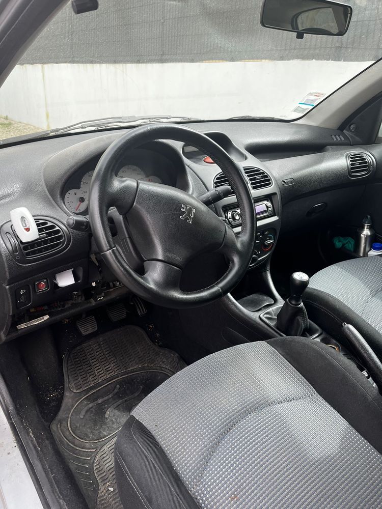 Peugeot 206  1.1 cinzento 2003 com 3 portas
