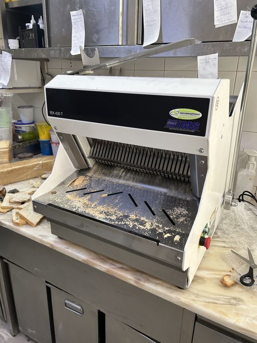 Fatiadora - Cortadora de Pão de bancada Nova