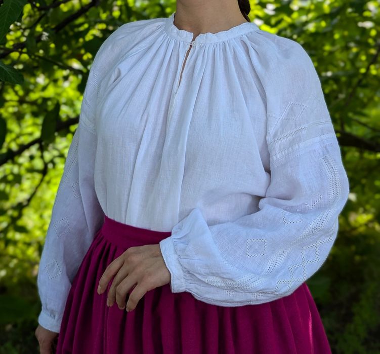 Жіноча вишиванка білим по білому, вишита сорочка "Легіт", розмір S-L