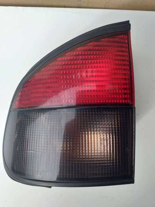 Lampa tylna tył lewa Renault Safrane 1