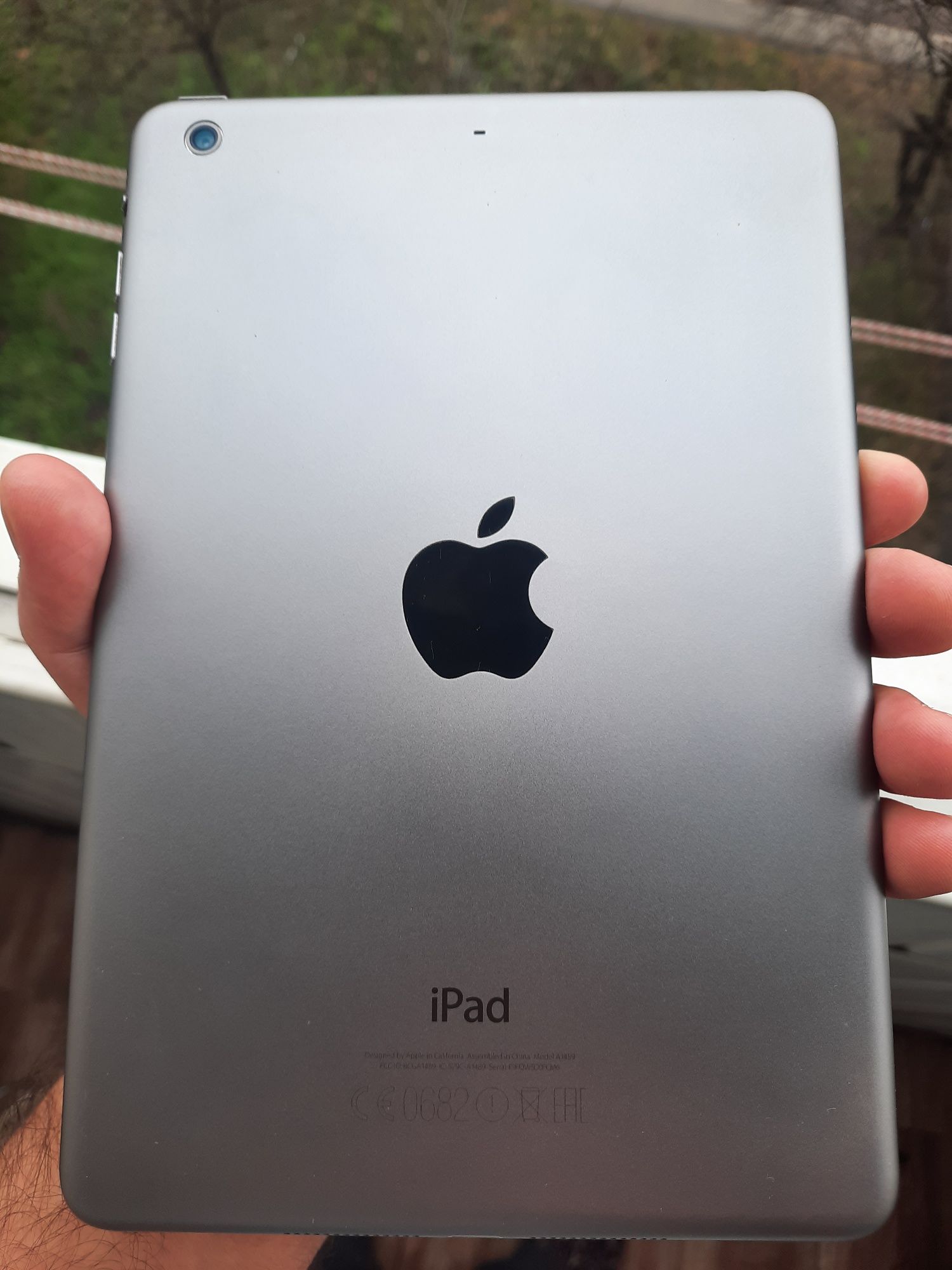 Ipad mini 4 в хорошому зовнішньому і технічному стані!!!