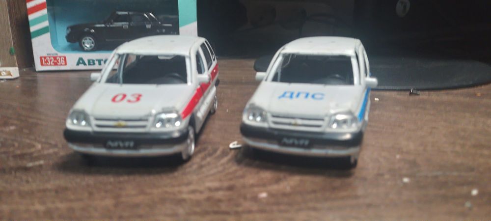 Прдам 2 моделі шевроле ніва