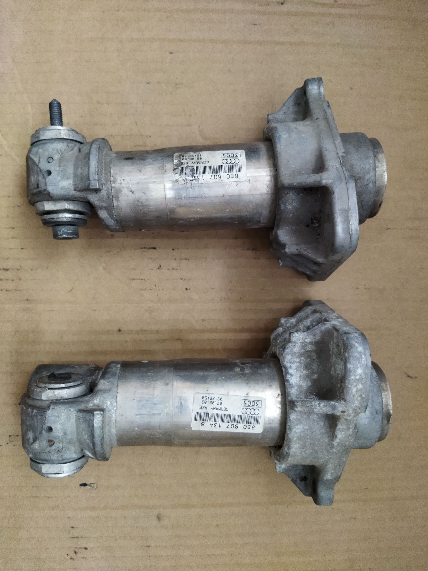 Кронштейн переднего бампера Audi A4 B6 2.5tdi 8E0807134B 8Е0807134В