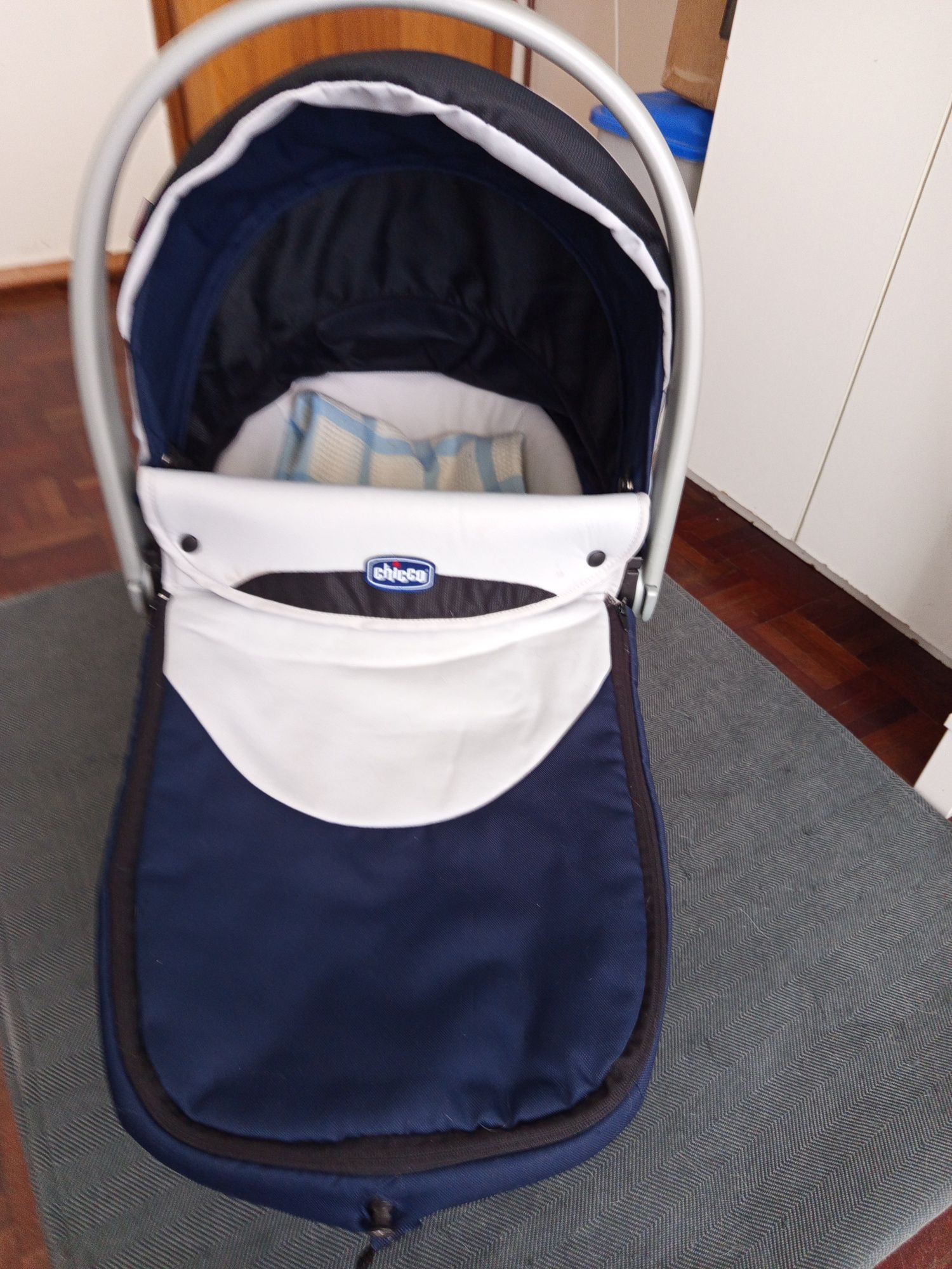 Alcofra Chicco, completa, com muito pouco uso
