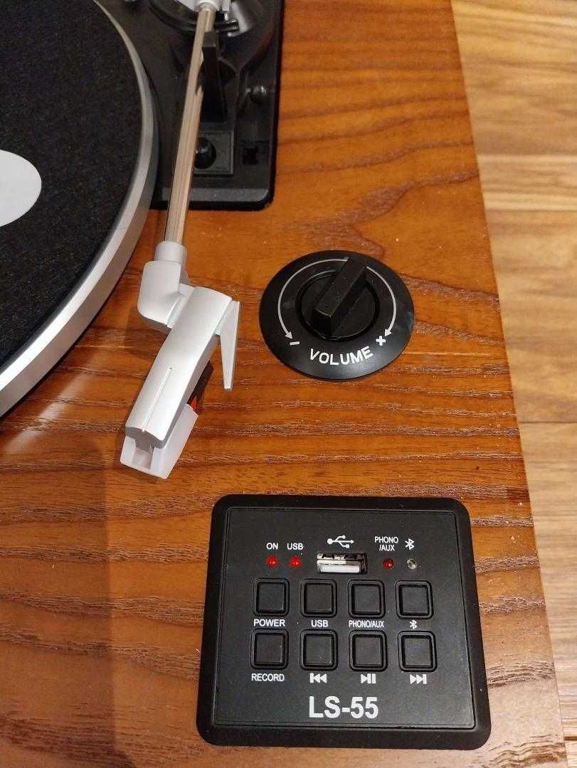 Gramofon Lenco LS-55
