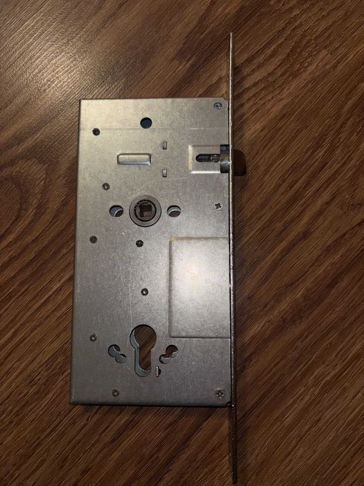 Замок основний циліндровий