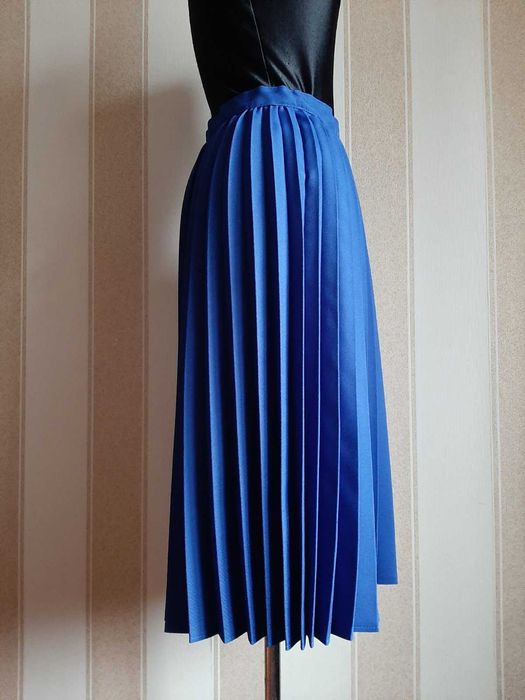 Спідниця міді, демі, плісе.