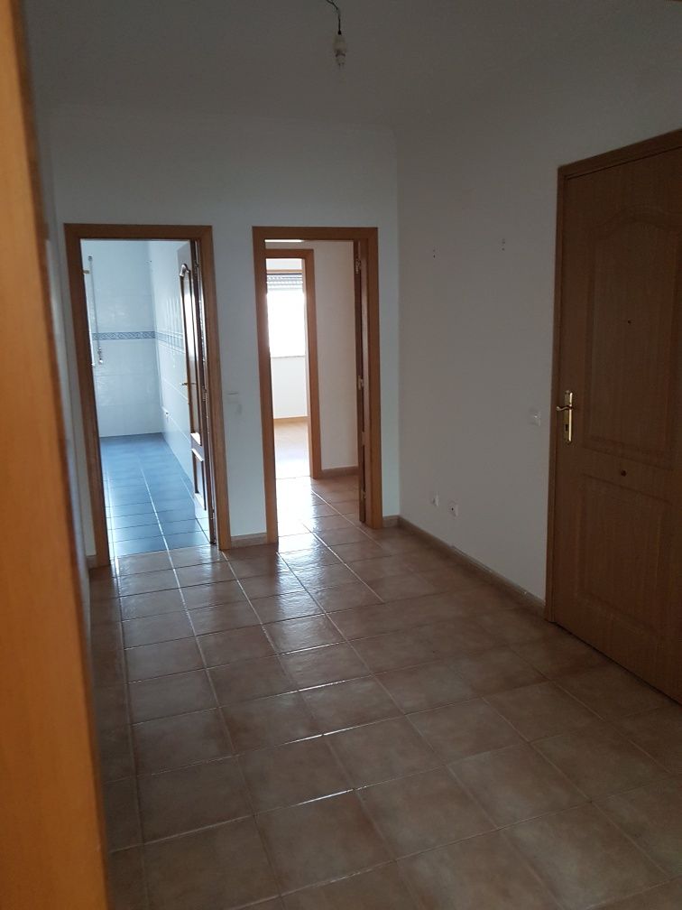 Apartamento T2 Portimão com garagem zona vale lagar