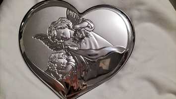 Obrazek-Grawerowane w srebrze aniolki w kształcie serca