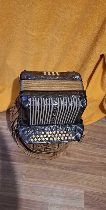 Akordeon Heligonka club II B