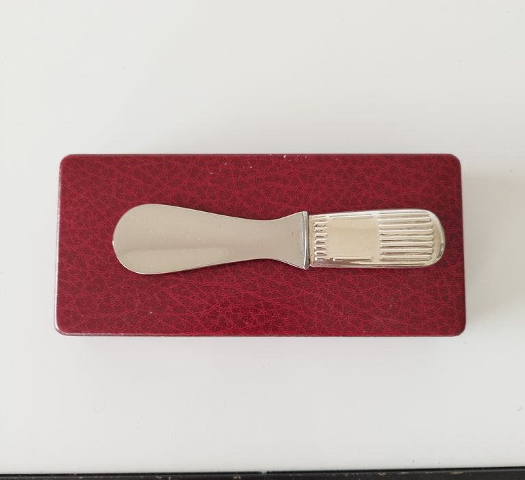 Calçadeira com cabo em prata 835