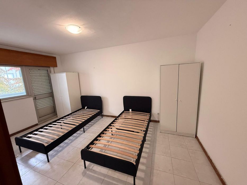 3 quartos disponiveis para arrendamento.