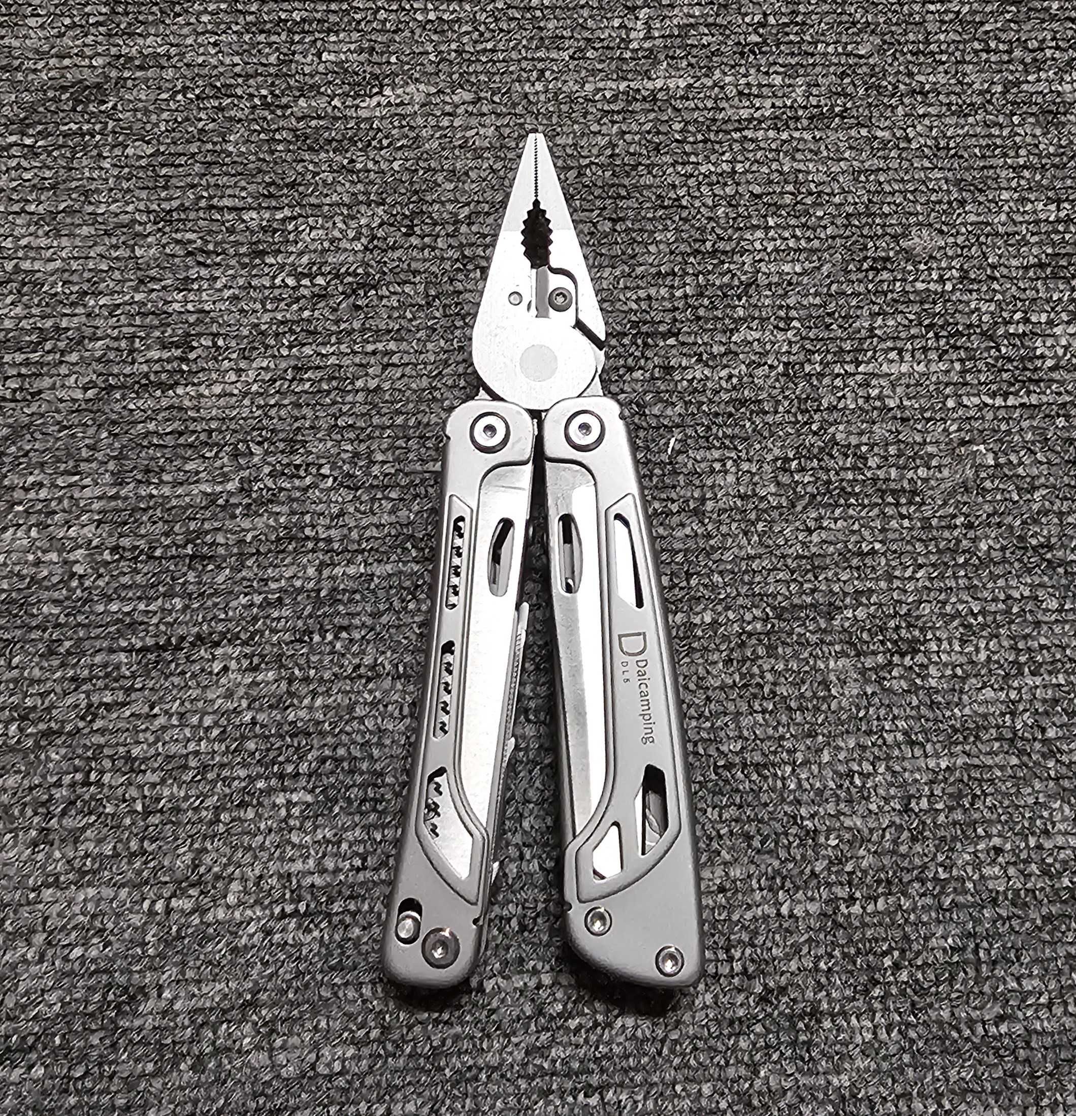 Multitool DL5 Daicamping Leatherman