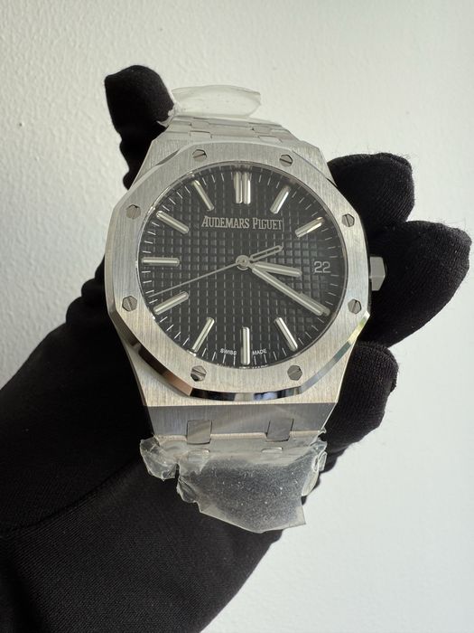 Audemars Piguet royal oak 41mm x 10.4mm cal. 4302 blue dial ref