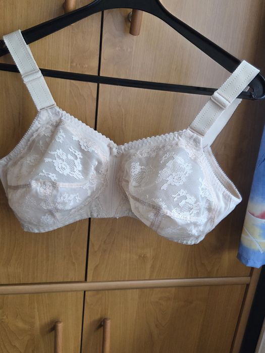 Biustonosz Triumph 90C beżowy