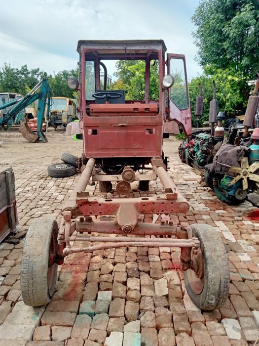 Т-16 по запчастинах трактор