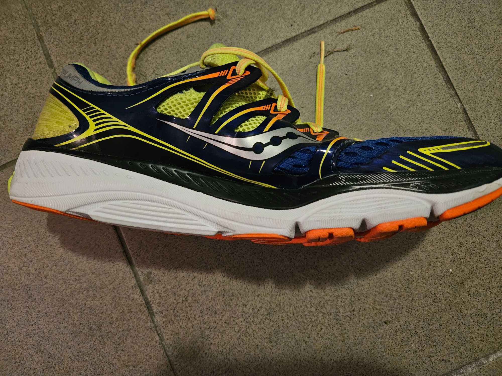 Buty do biegania Saucony Triumph Iso w rozmiarze 46,5