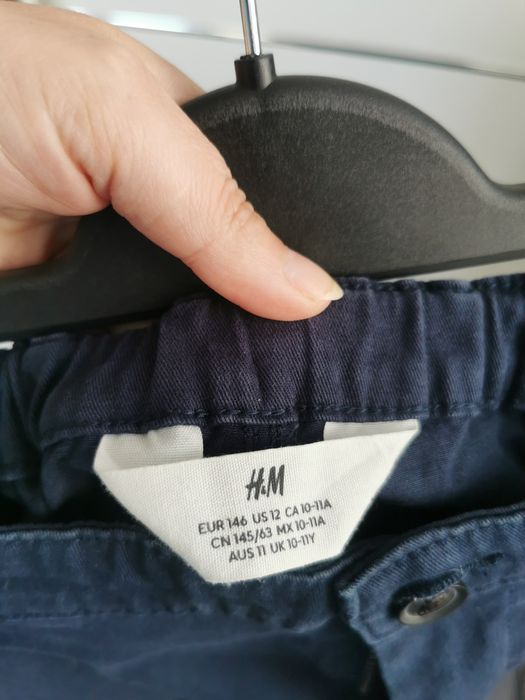 Spojenie granatowe eleganckie H&M i szare jeansowe rozmiar 146