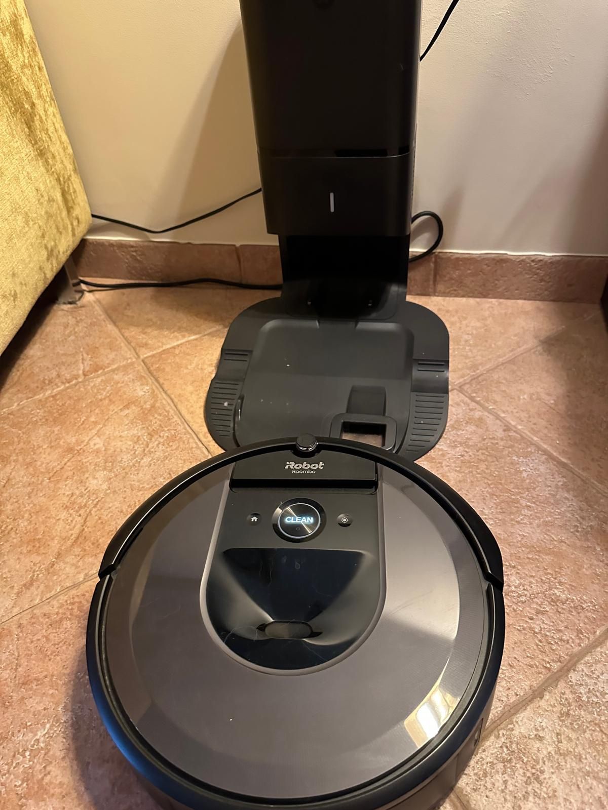 Aspirador Ibot  Romba com carregador de bateria