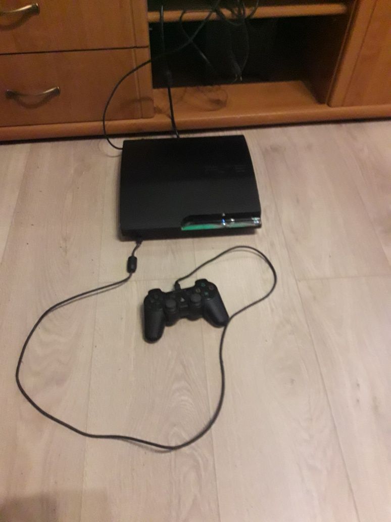 Konsola ps 3 wszytko sprawne fifa 2015  gratis