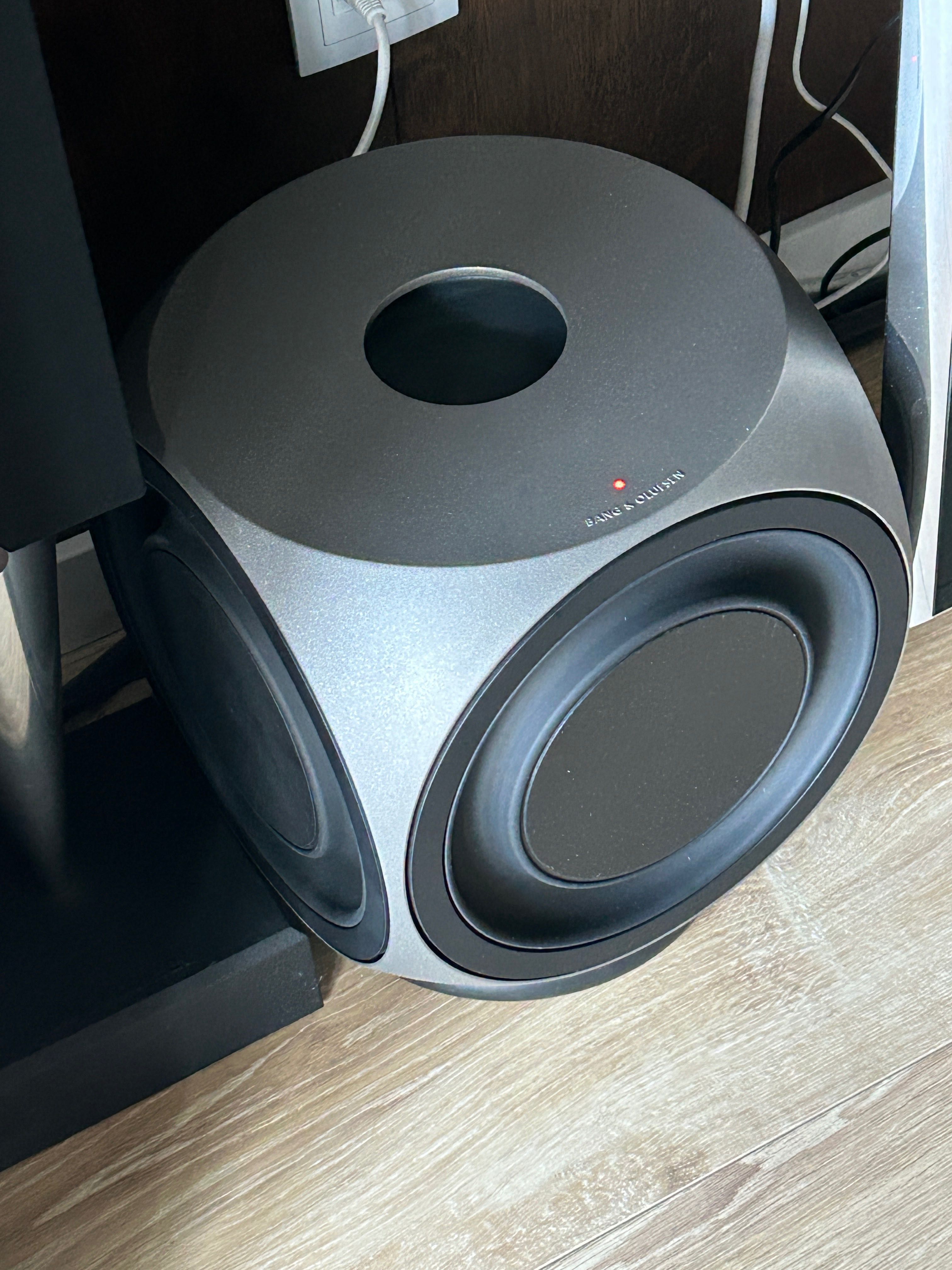 Zestaw Bang&Olufsen, 2 x  BeoLab 8002  i subwoofer Beolab 2