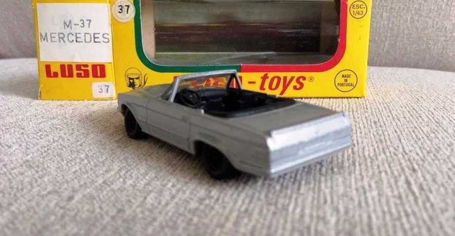 LUSOTOYS - Miniatura Mercedes Benz 500 SLC  (Cabrio)