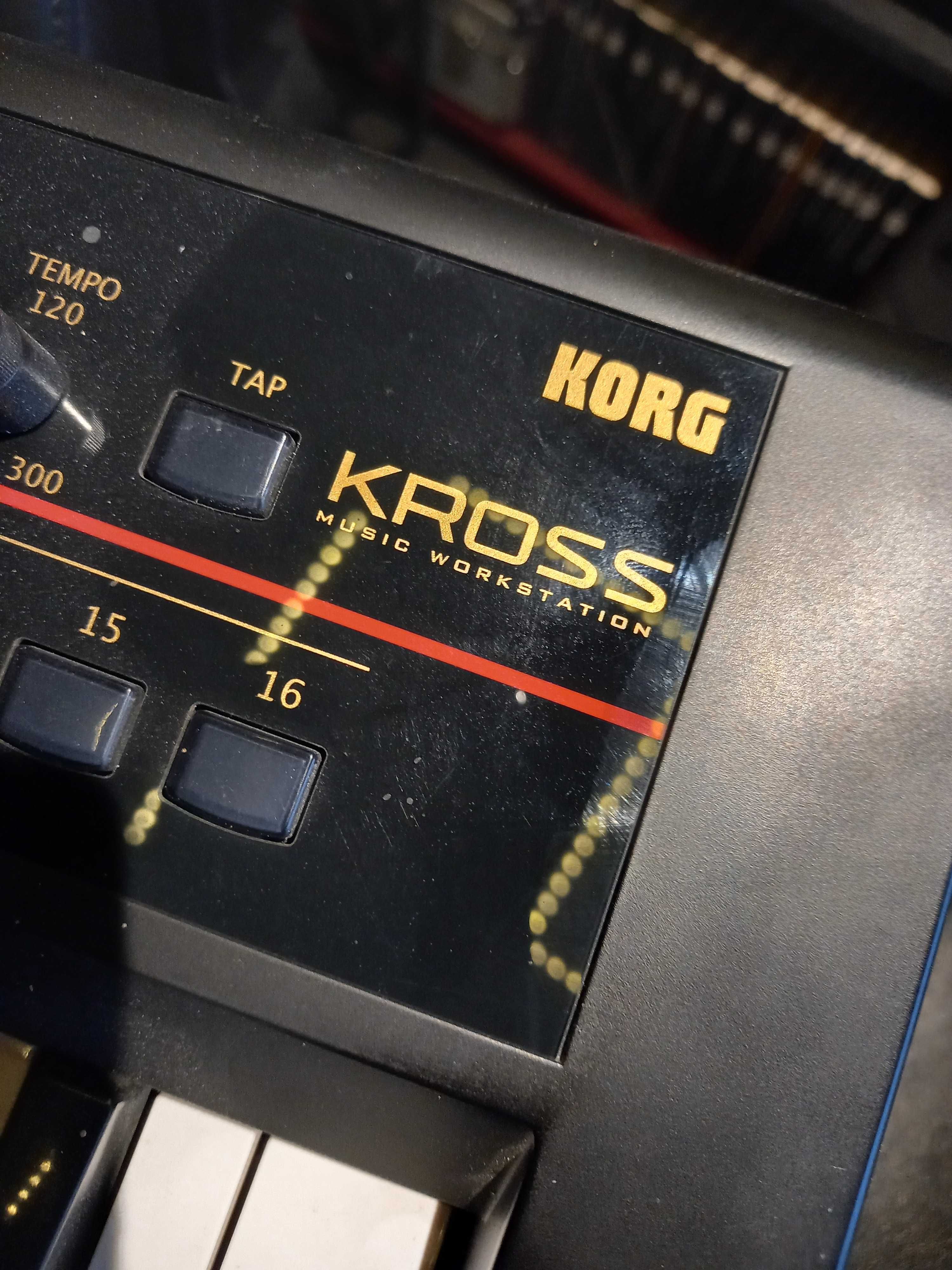 Korg Kross 61 syntezator - dobra cena, super stan.