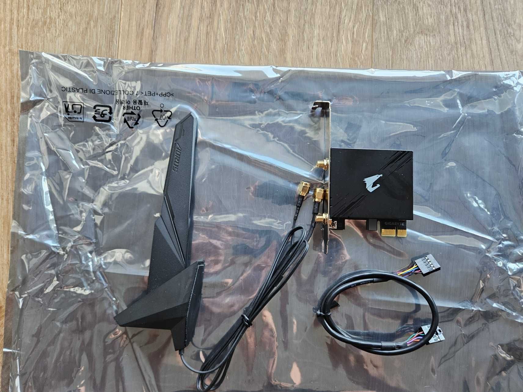 Karta sieciowa GIGABYTE Aorus GC-WBAX210 WiFi 6E PCIe