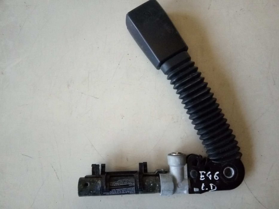 Encaixe de cinto frente direito BMW 3 (E46)