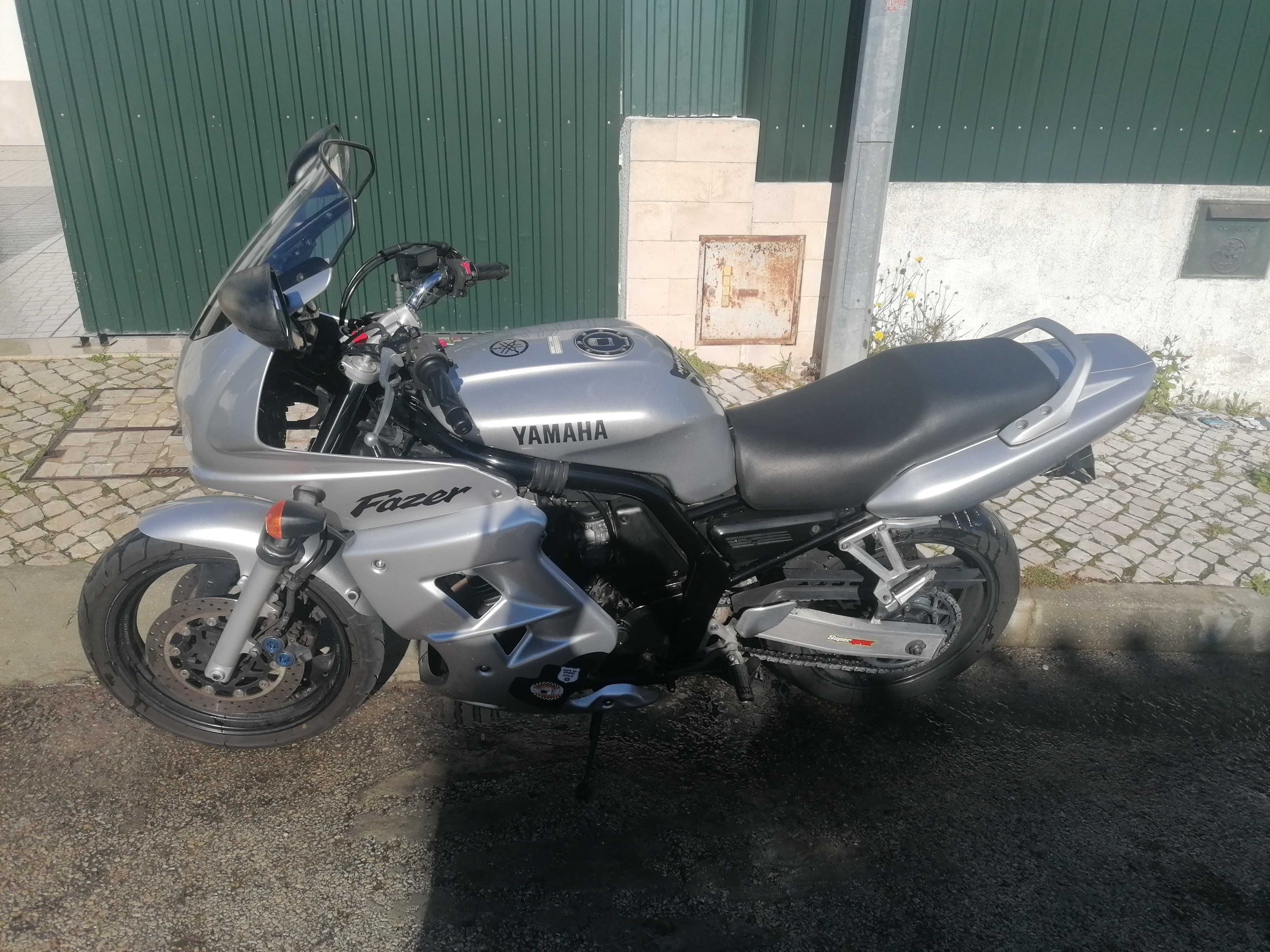 Vendo yamaha fazer 600